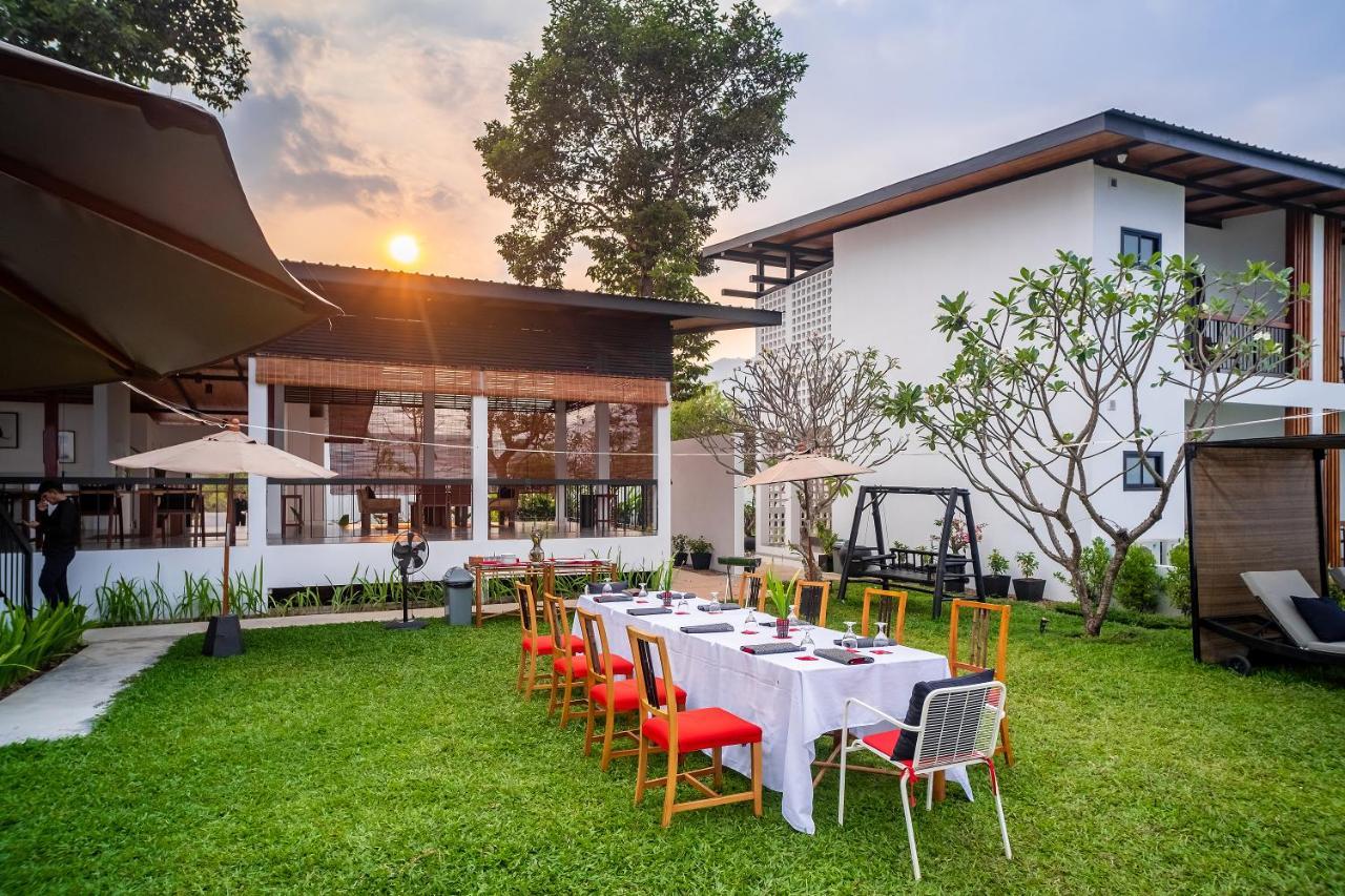 Hotel The Riviera Champasak Zewnętrze zdjęcie